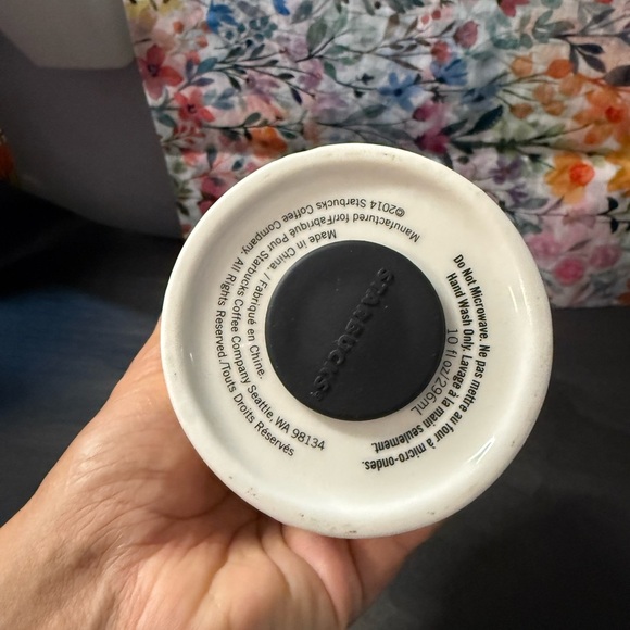 Starbucks | Grande Ivory White and Gold Splotch design Ceramic Mug w/ lid - Picture 3 of 5